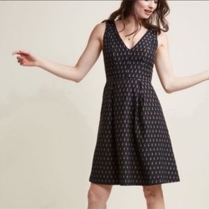 ModCloth x Hutch Lipstick Print V-Neck Dress